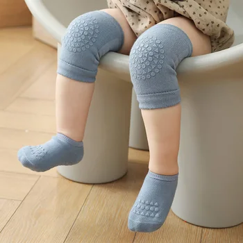 1 Takım Bebek Erkek Kız Yaz Anti-Skid Kat Çorap ve Diz Kapağı Koruyucu Emekleme için 0-3Y Toddlers Çocuk Çorap Tutucu İle