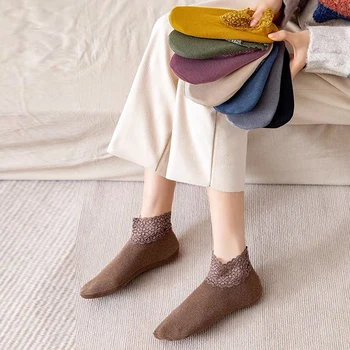 5 Çift Kadınlar Düşük Dantel Tüp Termal Çorap Vintage Sevimli Kalın Kadife Sıcak Ev Kat Çorap Sonbahar Kış kaymaz Çorap Terlik