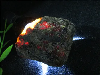 Doğal Kan Kırmızı Amber taşlar Perot Kan Kristal Örnekleri Benzersiz Ev Dekorasyonu Mefruşat ürünleri El Sanatları koleksiyonu