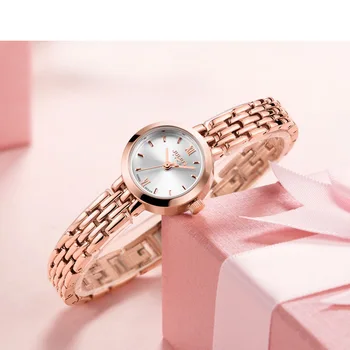 Izle Kızlar için Lüks Marka Bayanlar Kuvars Saatler Basit Montre Femme Alaşım Band ile Saat Relogio Feminino Montre Reloj
