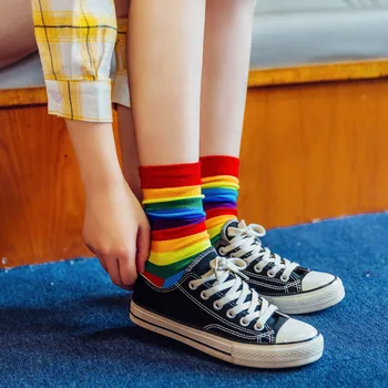 Renkli Çizgili Kadın Çorap Kore Tarzı Moda Harajuku Retro Streetwear Uzun Çorap Kadın Rahat Hip Hop Kaykay Ekip Çorap