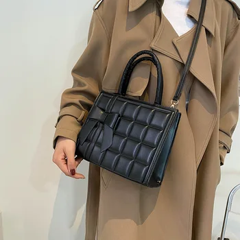 Sonbahar Yeni Moda Retro Eşkenar Dörtgen Onay Yay İşlemeli İplik Dikey Kare Çanta Taşınabilir tek omuz askılı çanta Kadın