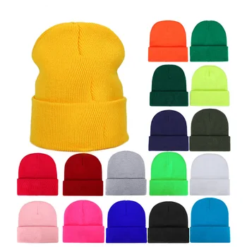Yeni Düz Renk Düz Yün Örgü Şapka Erkekler ve Kadınlar için Çiftler Sonbahar ve Kış Yün Siyah ve Beyaz Kazak Kapaklar.