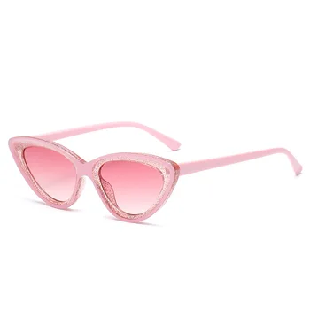 Yeni moda üçgen kedi göz bayanlar güneş gözlüğü eğilim kişilik vahşi güneş gözlüğü küçük çerçeve sokak çekim gözlük kadın
