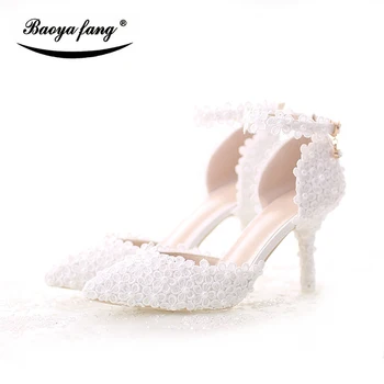 Yeni Varış Yaz Kadın Sandalet Moda Gelin Düğün ayakkabı ayak bileği Kayışı sivri burun Parti elbise ayakkabı küçük çiçek beyaz dantel